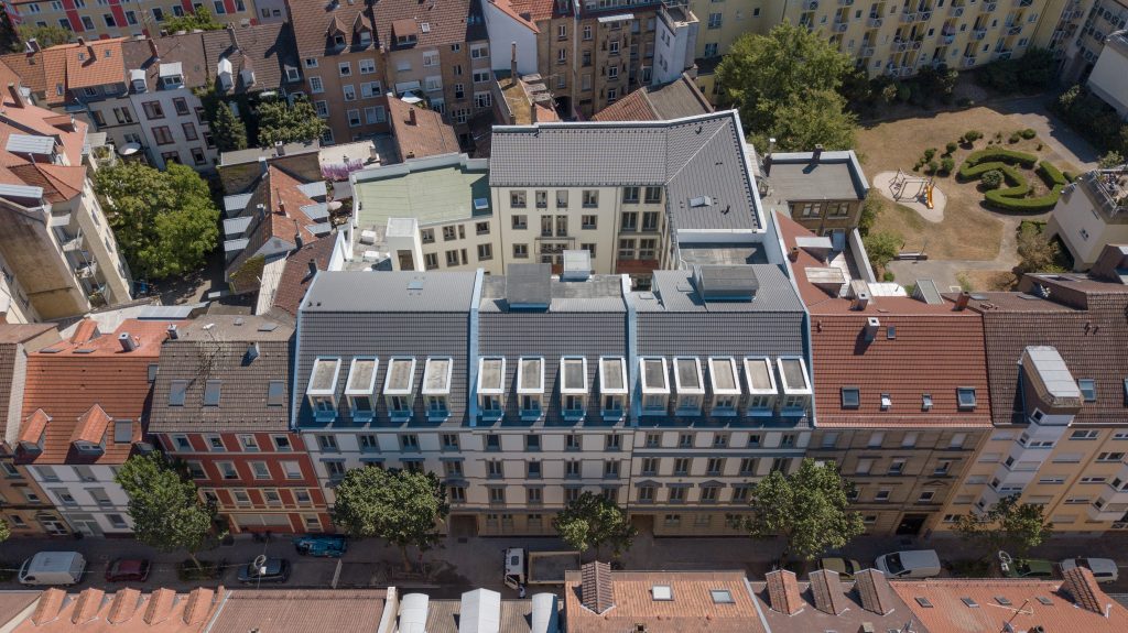 Supervision of the sale of a residential quarter with... 7 deal 130623