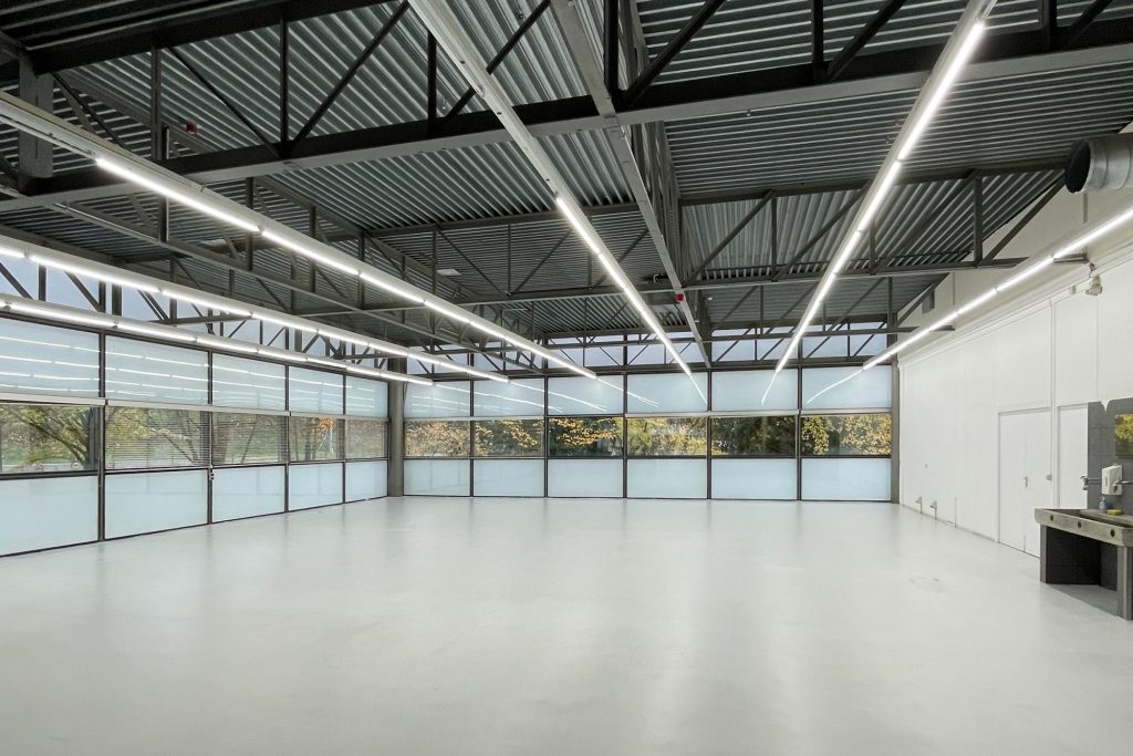 Schönaich is looking forward to approx. 1,600 m² of warehouse and office space 3 deal 2301172